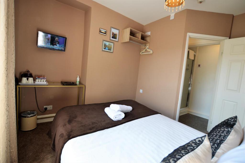 All Seasons Rest - Small Double Room
