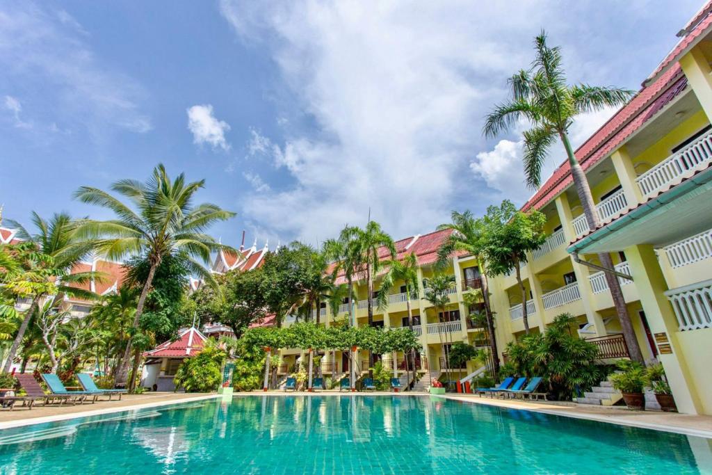 Bazén v ubytování MW Krabi Beach Resort - Ao Nang - SHA Extra Plus nebo v jeho okolí