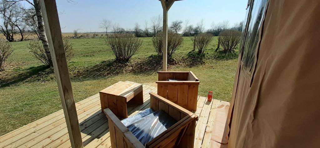 Photo de la galerie de l'établissement Tente Familiale au Camping Hautoreille, à Bannes 5 autres photos