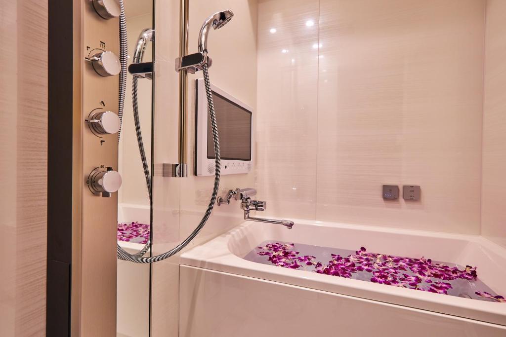 Koupelna v ubytování Hotel BaliAn Resort Shinjuku Glamping