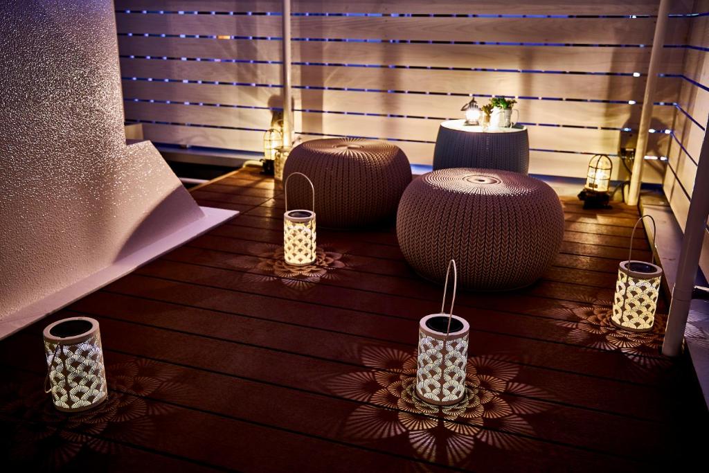 Posezení v ubytování Hotel BaliAn Resort Shinjuku Glamping