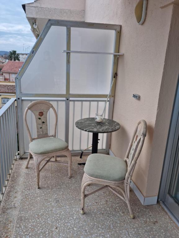 Balkón alebo terasa v ubytovaní APARTAMENTO LEO