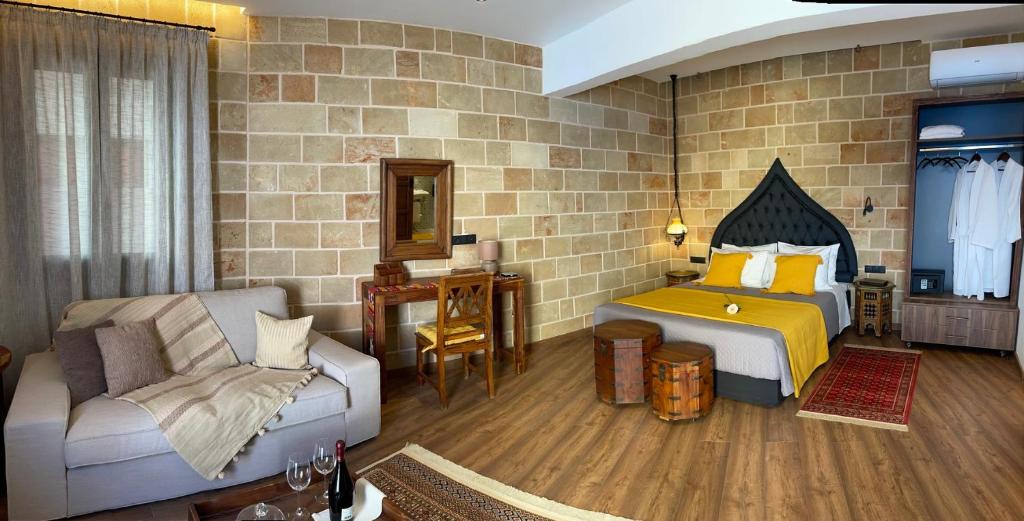 Postel nebo postele na pokoji v ubytování Utopia Luxury Suites - Old Town