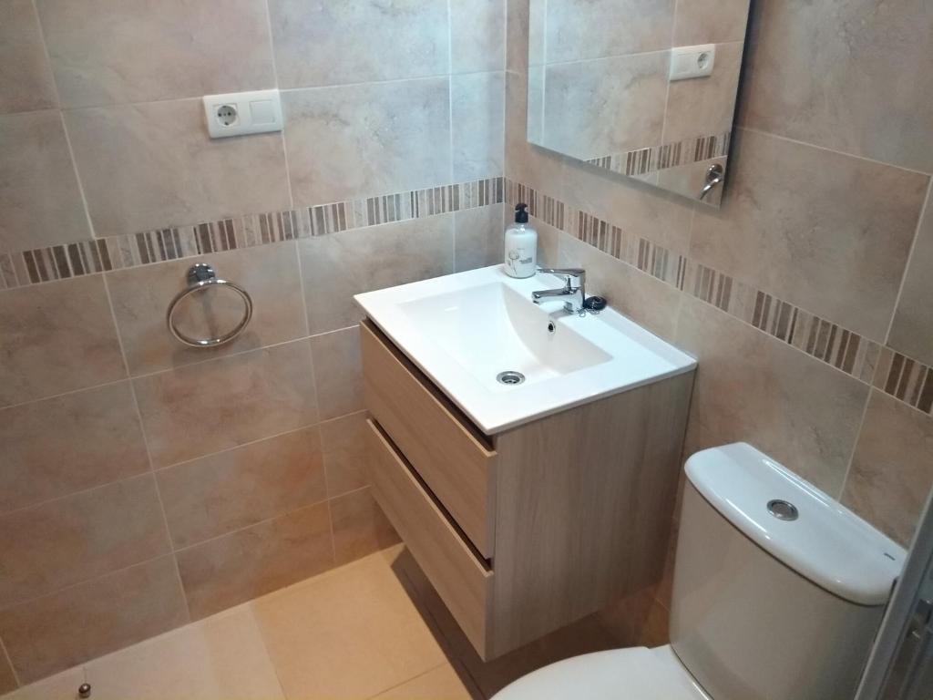Koupelna v ubytování ACV - Vistamar III-1ª línea planta 2 Frontal