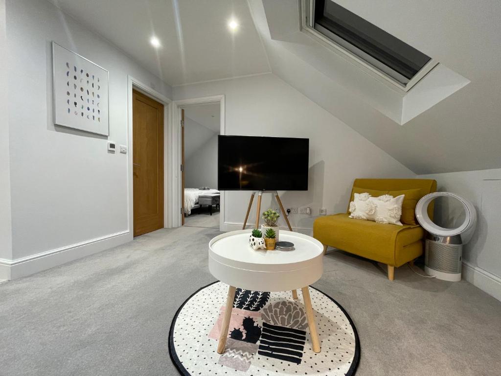 Unique luxury detached apartment in Windsor that sleeps 4