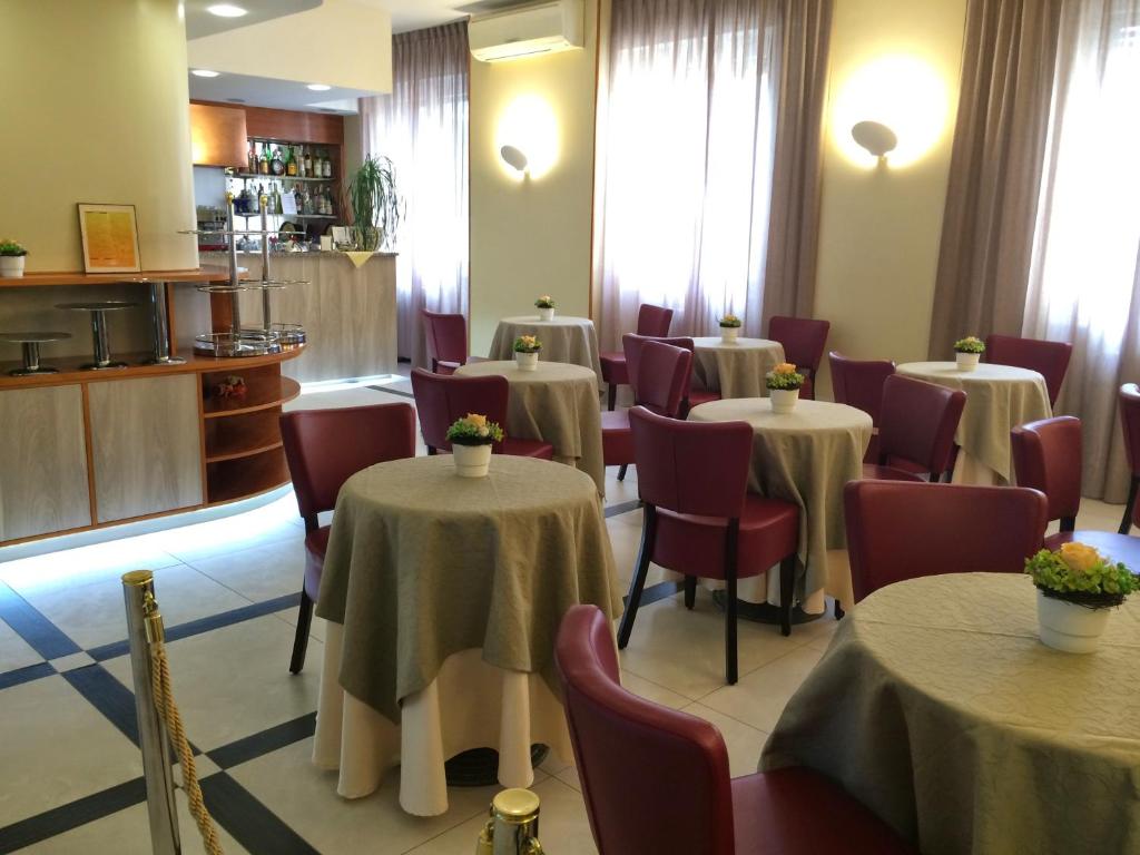 Restaurace v ubytování Hotel Arcobaleno