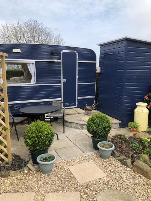 Down The Garden Path Vintage Caravan B&B , Hennock - Housity