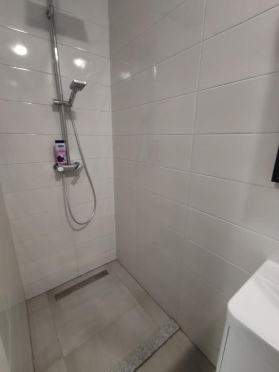 SUBTUB Hostel Makarska - Camera Doppia Con Bagno Privato