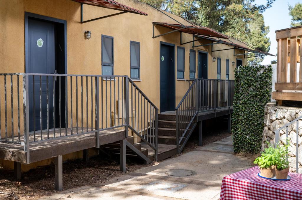 Kibbutz Malkiya Travel Hotel - 