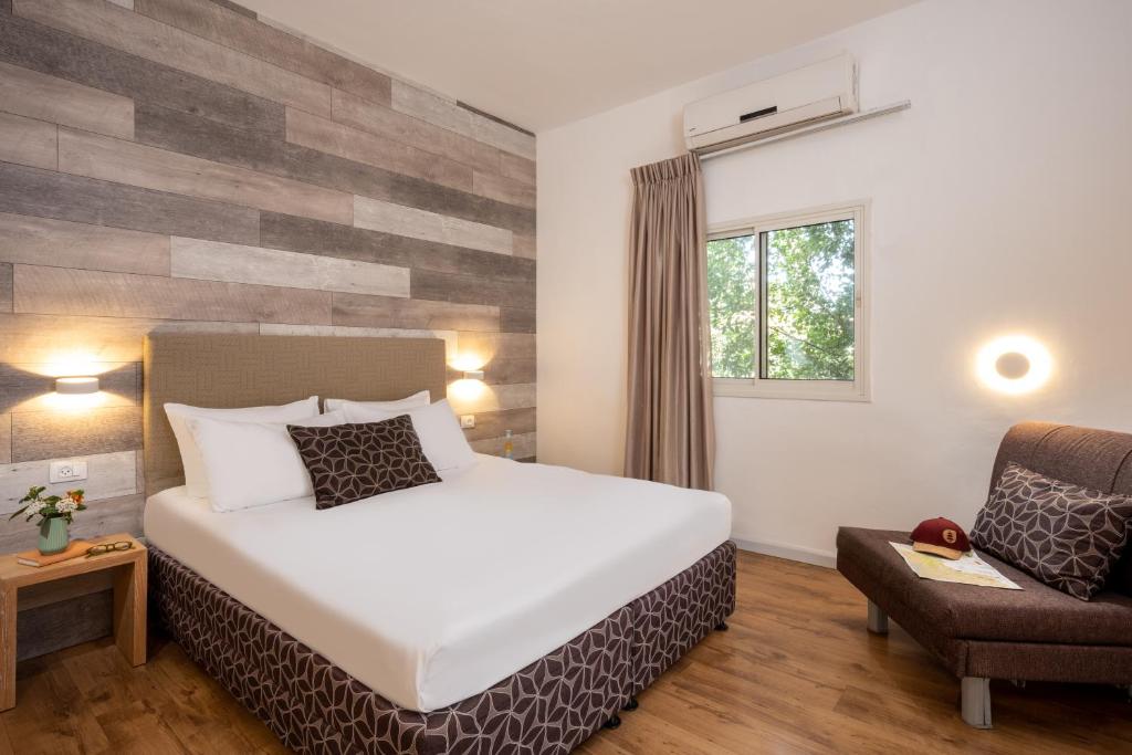 Kibbutz Malkiya Travel Hotel - Grote Familie Twee Slaapkamers Met Tuintoegang