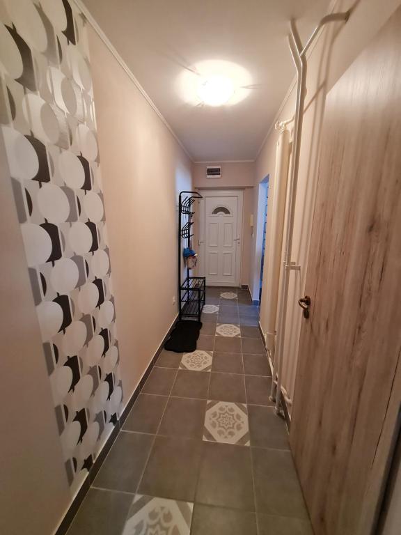 Zdjęcie z galerii obiektu Tatabánya Újvárosi lakás w mieście Tatabánya