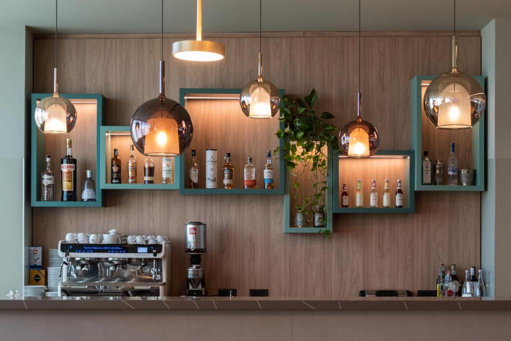 Příslušenství pro přípravu čaje a kávy v ubytování H2C Hotel Milanofiori