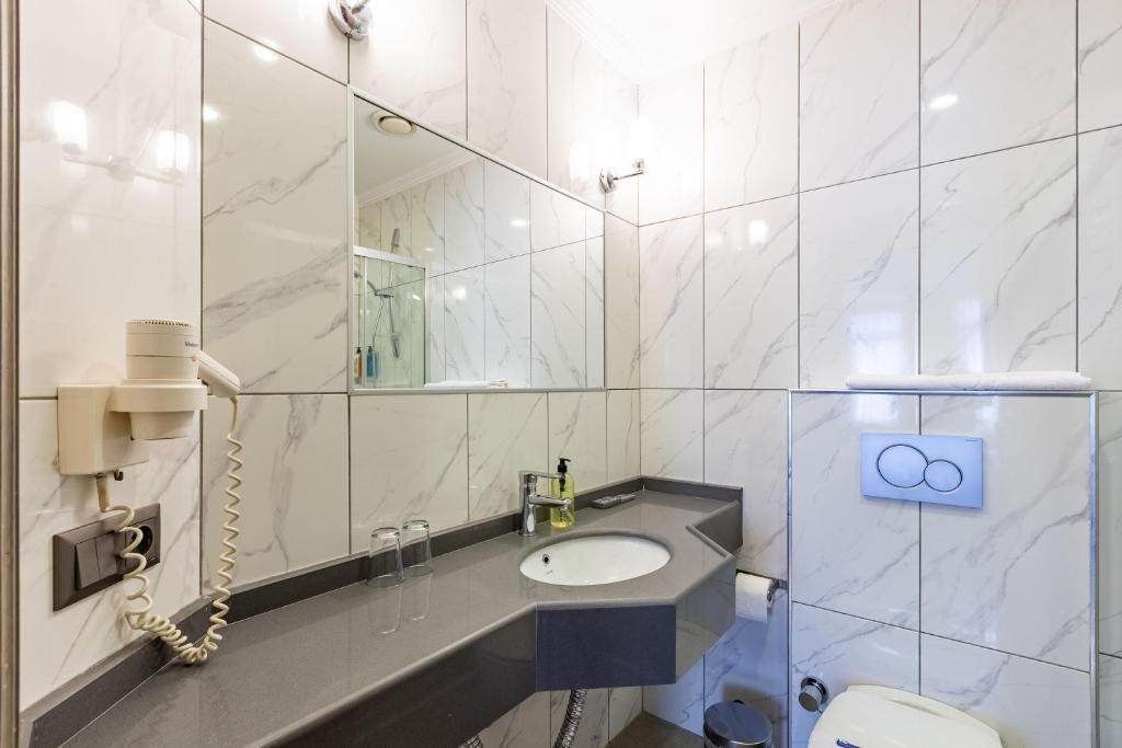 Seraglio Hotel & Suites - 11