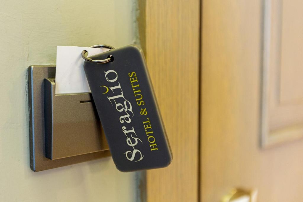 Seraglio Hotel & Suites - 9