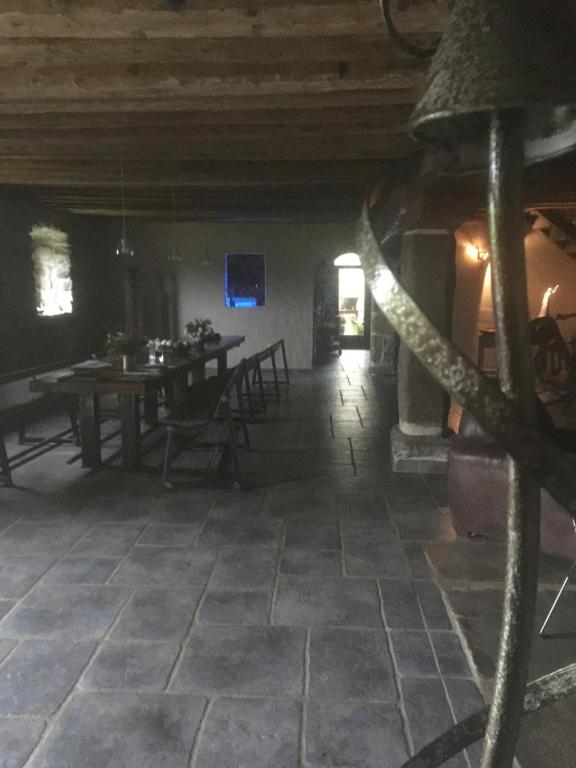 TV a/nebo společenská místnost v ubytování SUCHASSON EXCEPTIONNEL GITE DE 400 M2