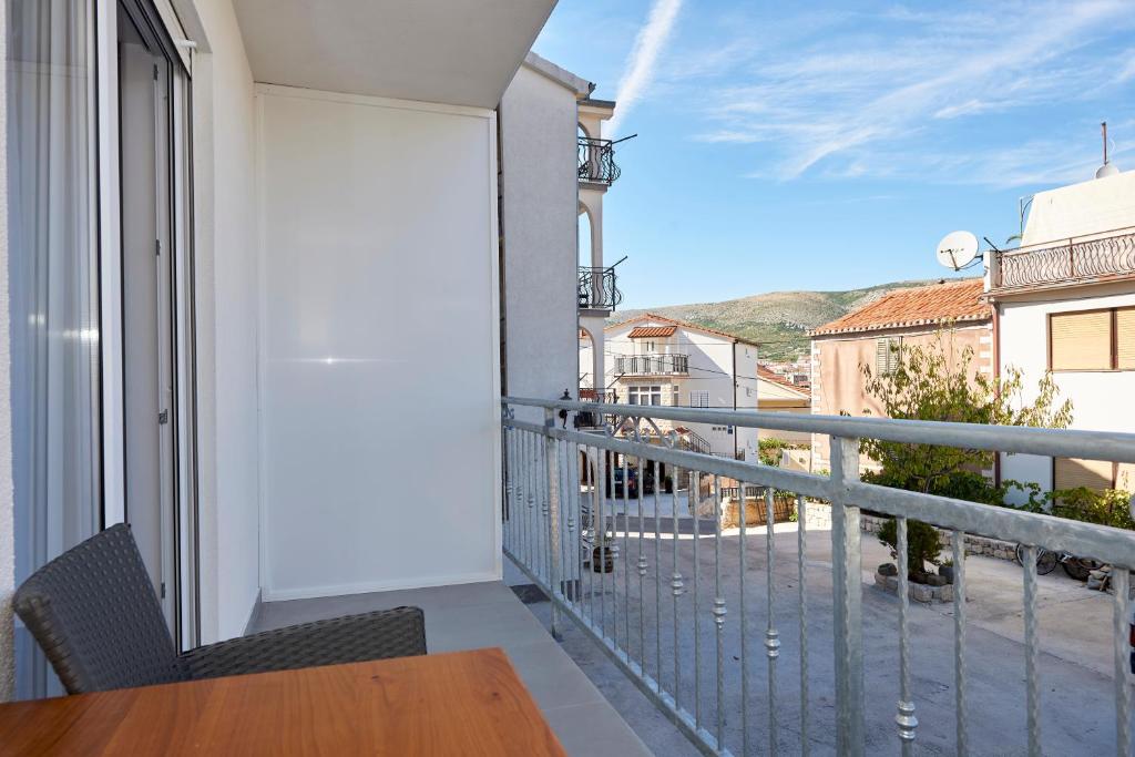 Balkón alebo terasa v ubytovaní Apartments & Rooms Žaja