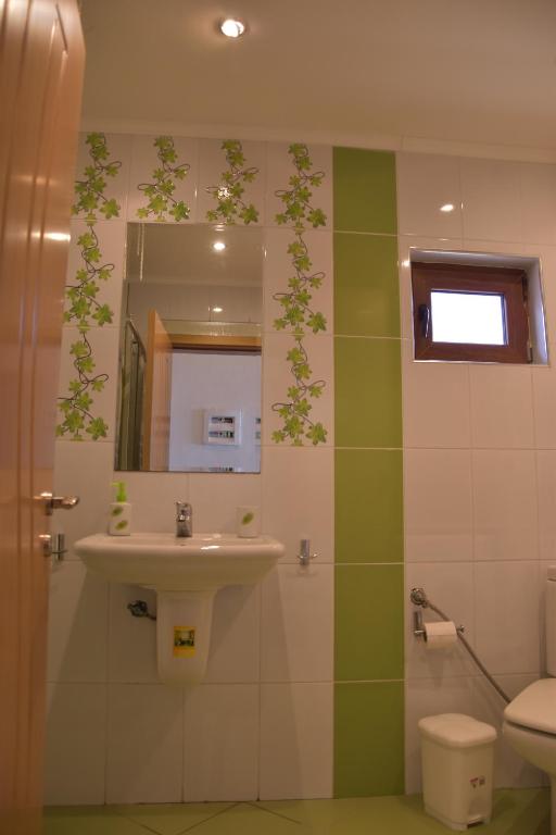 Koupelna v ubytování Brezza Marina House
