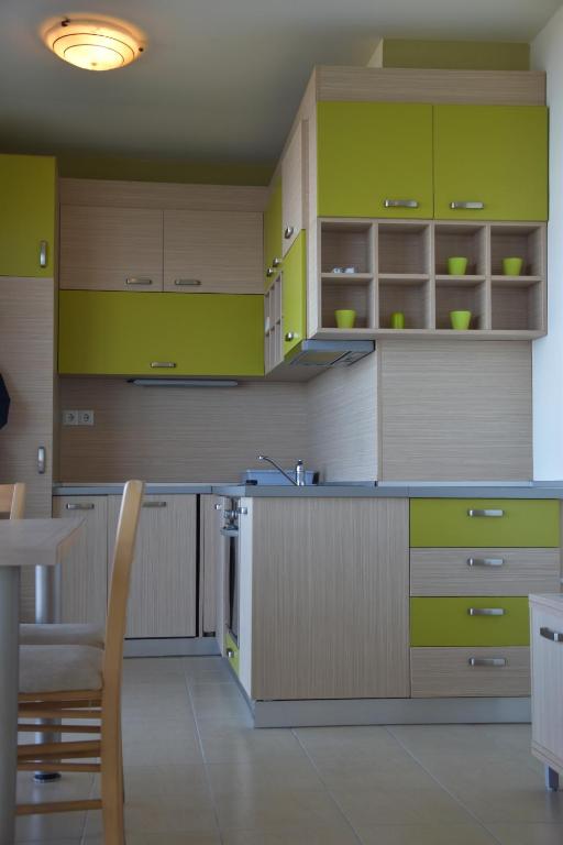 Kuchyň nebo kuchyňský kout v ubytování Brezza Marina House