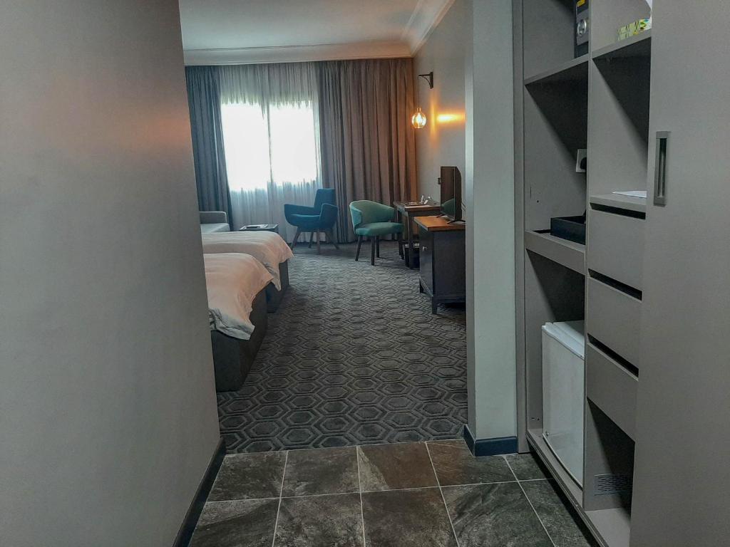 Fiesta Royale Hotel photo