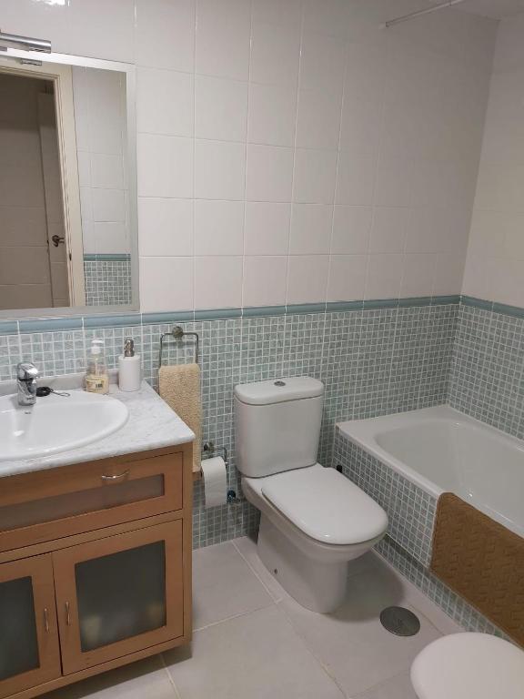 A bathroom at Apartamento Vera Playa (ALTOS NUEVA VERA)