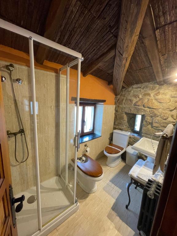 A bathroom at Hotel Casona de la Torre