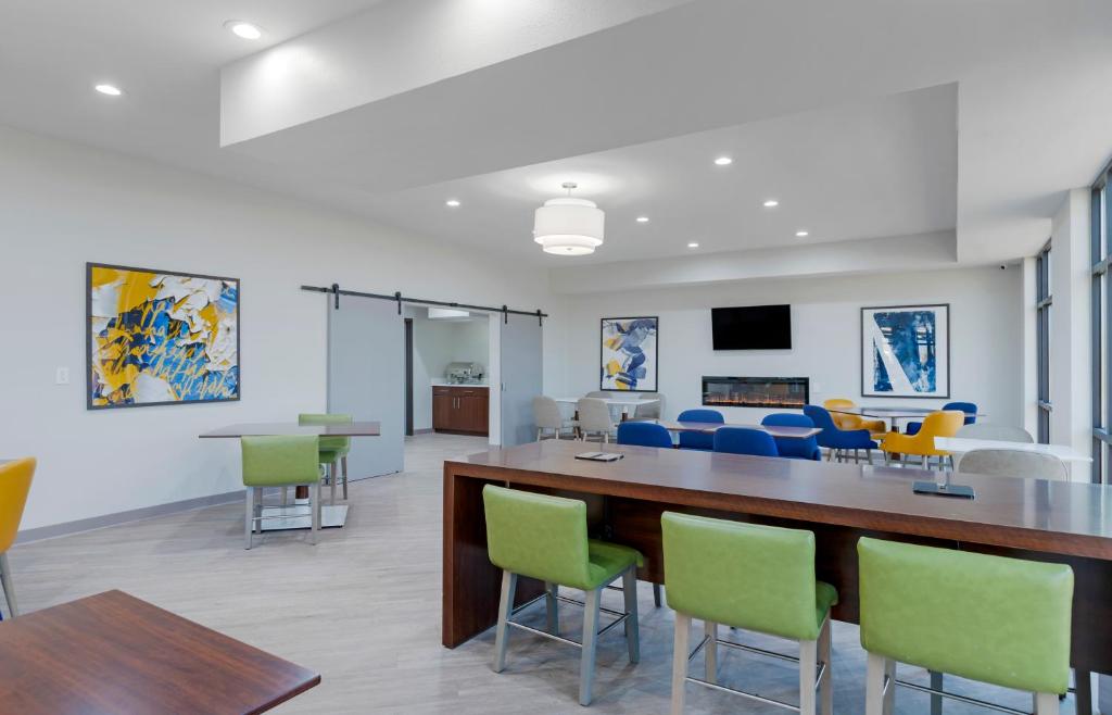 Comfort Inn Detroit - Troy photo