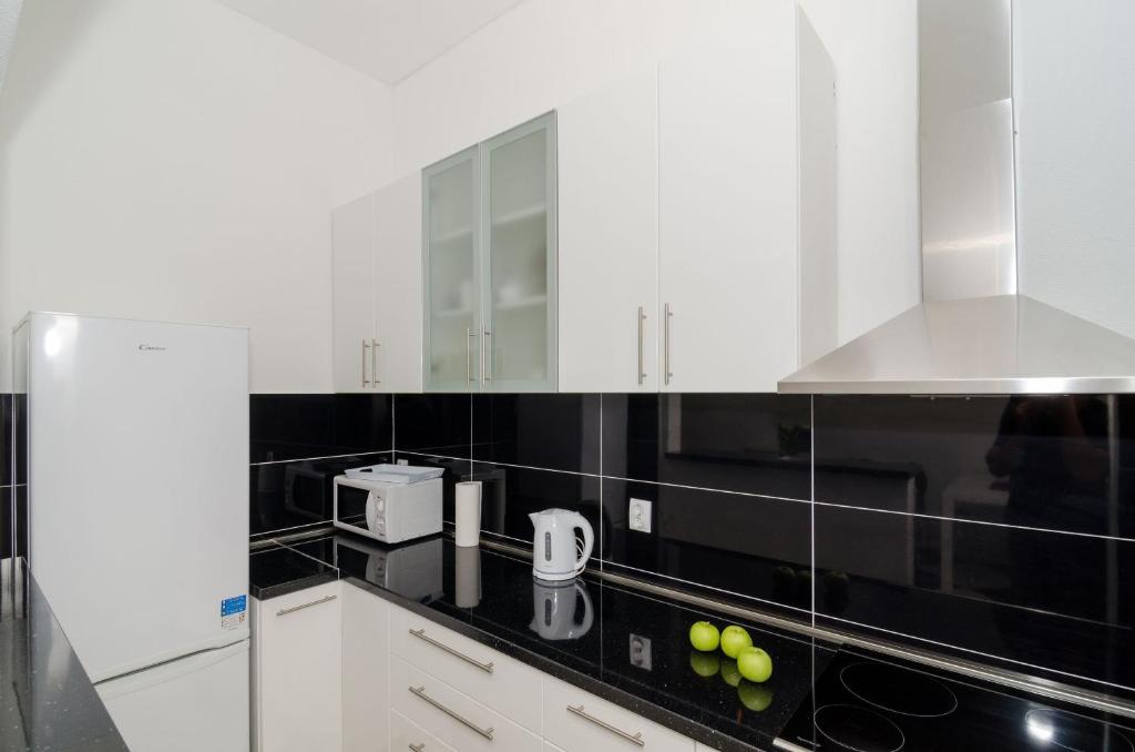 Guest House Cinema close to port - 10