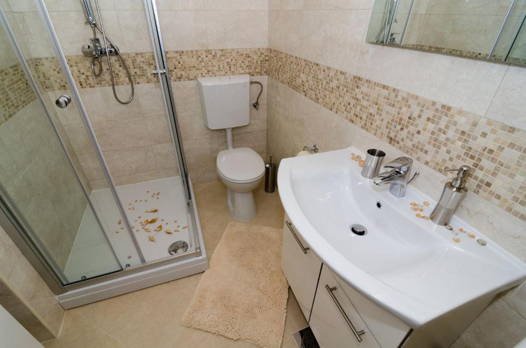 Guest House Cinema close to port - 14