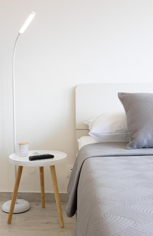 Postel nebo postele na pokoji v ubytování Tennis apartment Dubrovnik, FREE parking, beach