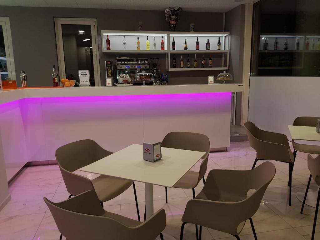 Napoje w obiekcie Nuovo HOTEL SETTIBI 20m dalla spiaggia