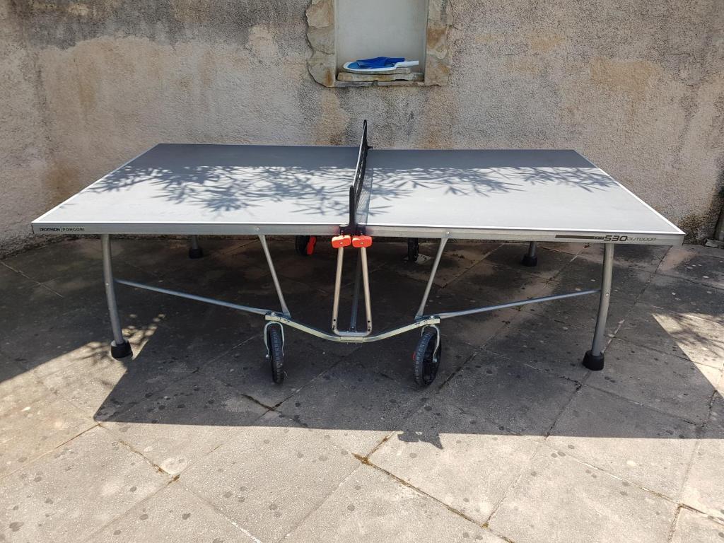 Attrezzature per ping pong presso Villa Colombes o nelle vicinanze