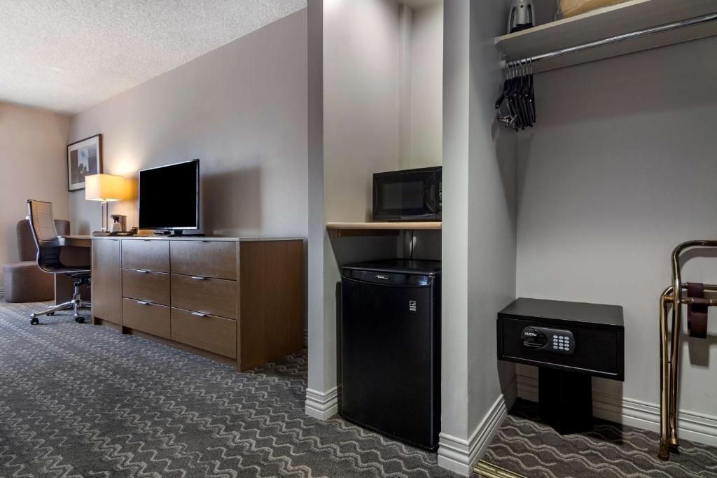Best Western Plus Vancouver Airport Hotel - Resim 24