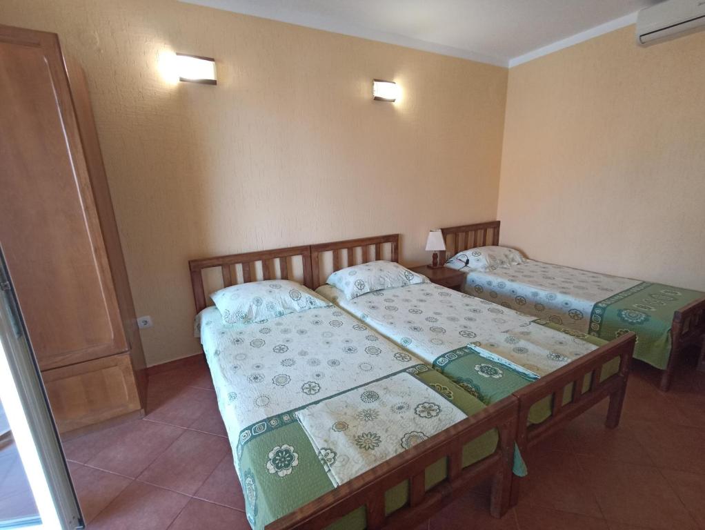 Gallery image of Rooms Marbo in Sutomore