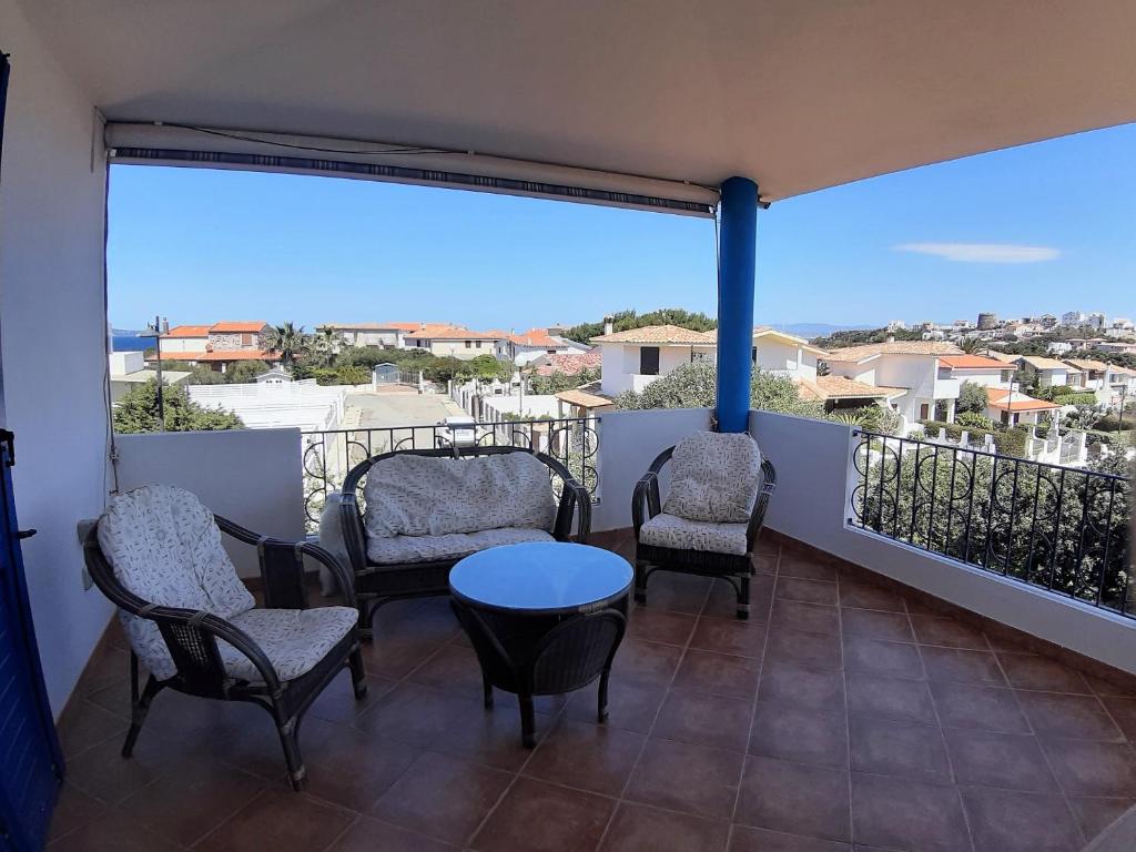 A balcony or terrace at Le pavoncelle 1