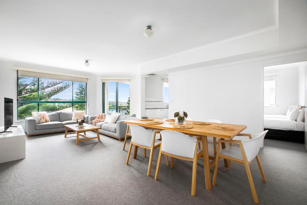 AeA The Coogee View - Three-Bedroom Deluxe Apartment