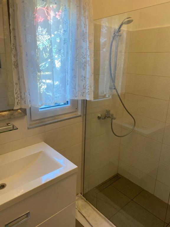 Koupelna v ubytování BEACH HOUSE ZECJA