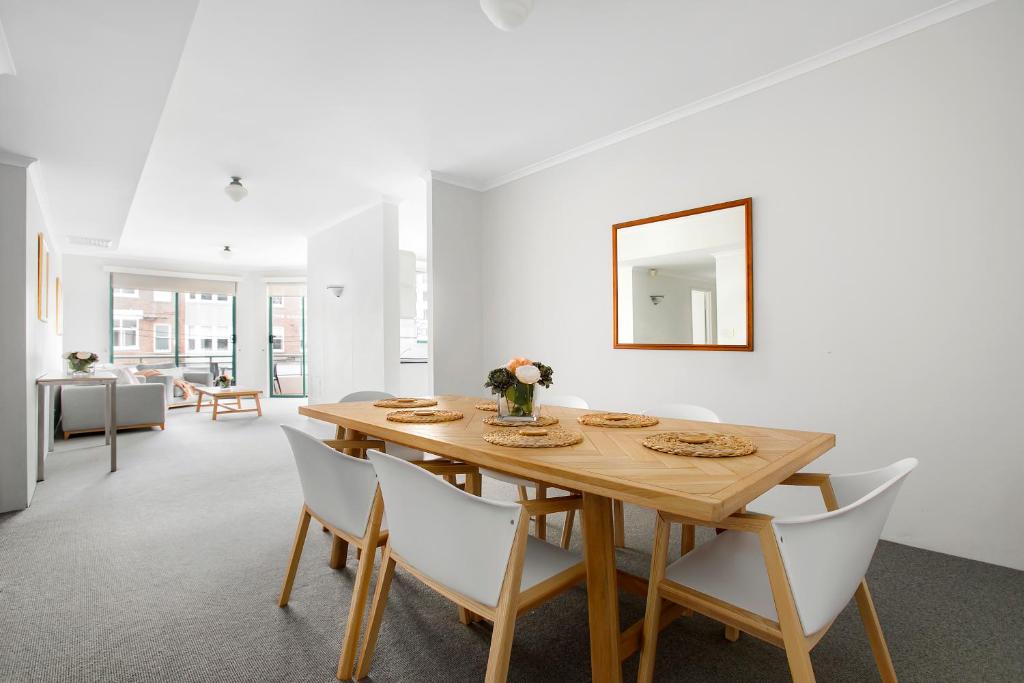 AeA The Coogee View - Three-Bedroom Apartment