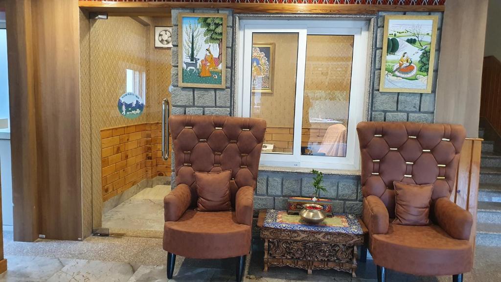 Posezení v ubytování Nomadic Inn