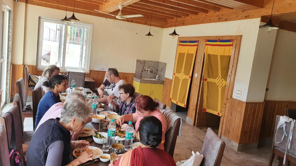Hosté ubytování Nomadic Inn