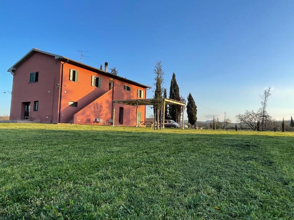 A garden outside Appartamento TERRACOTTA nel Podere Gretano
