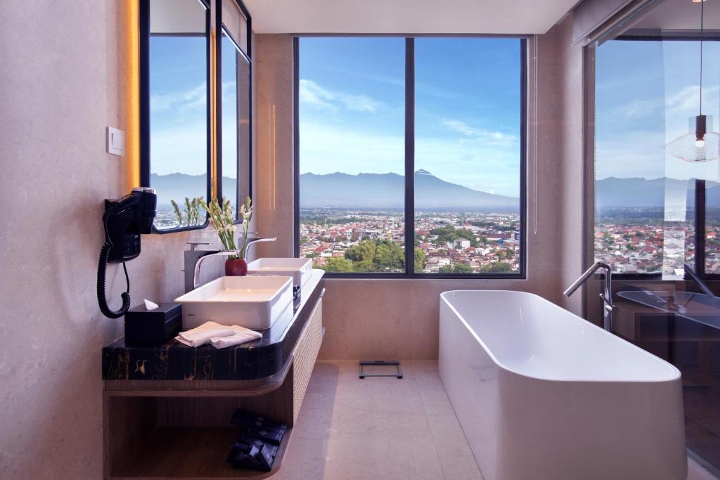 Grand Mercure Malang - 12