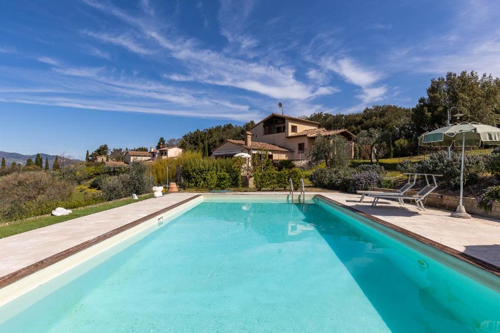 Bazén v ubytování Villa Montegemoli - by Bolgheri Holiday nebo v jeho okolí
