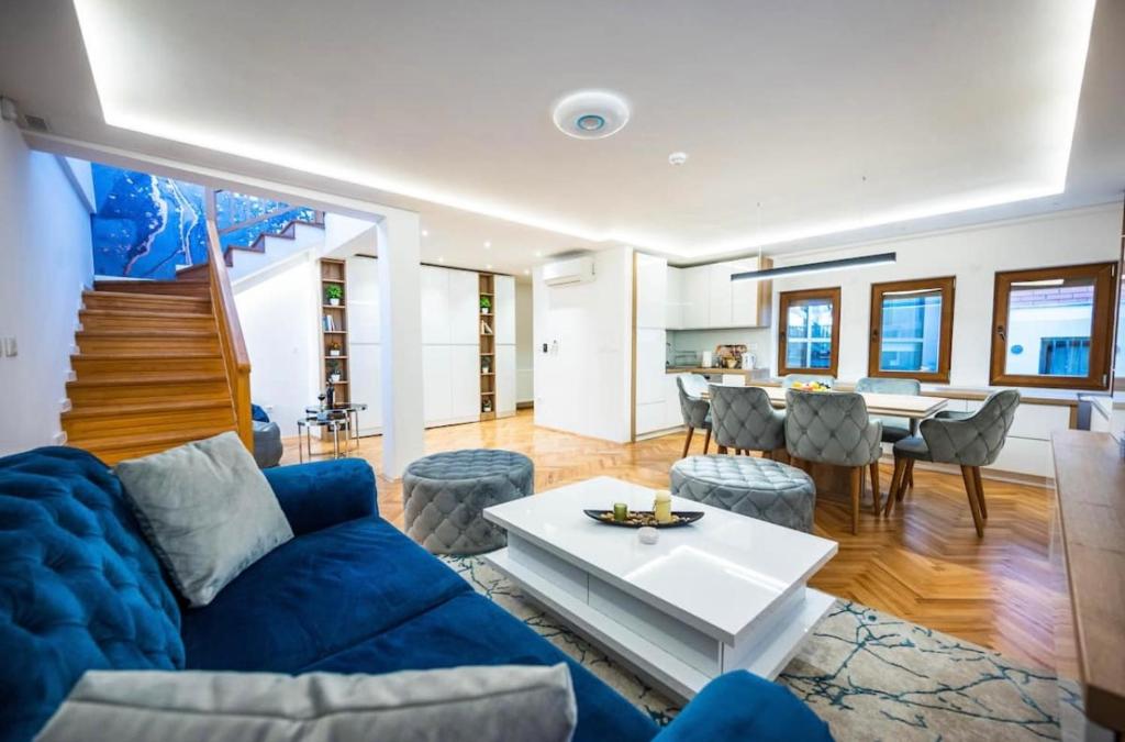 Avila Apartments - Two-Bedroom Apartment