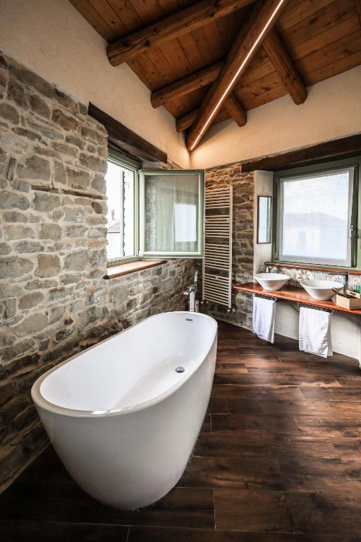 Koupelna v ubytování Albergo del Bramante
