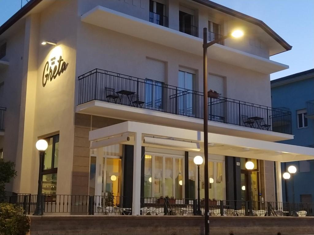 Budova, kde se hotel nachází