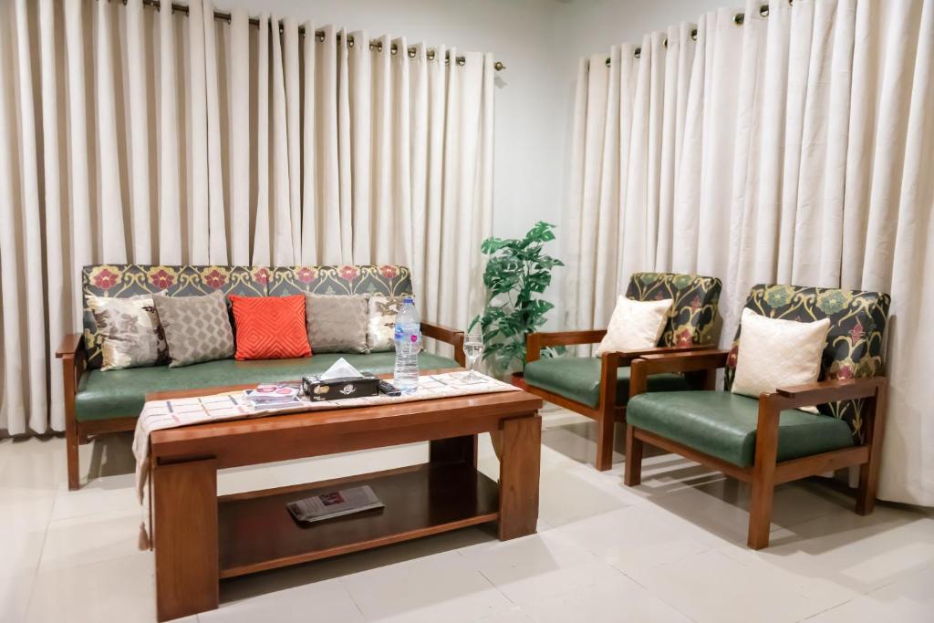 Quality Lodges Bhurban - Housity
