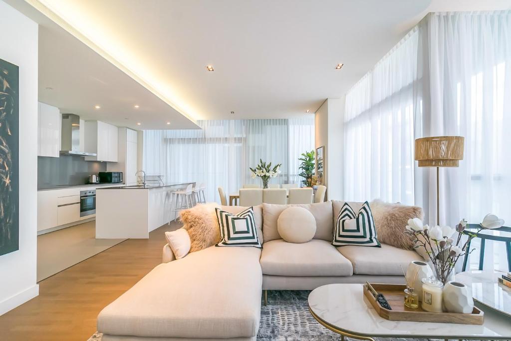 Apartment DHH - 3 Beds in Prime Location, City Walk Building 16, Dubai, UAE - Booking.com