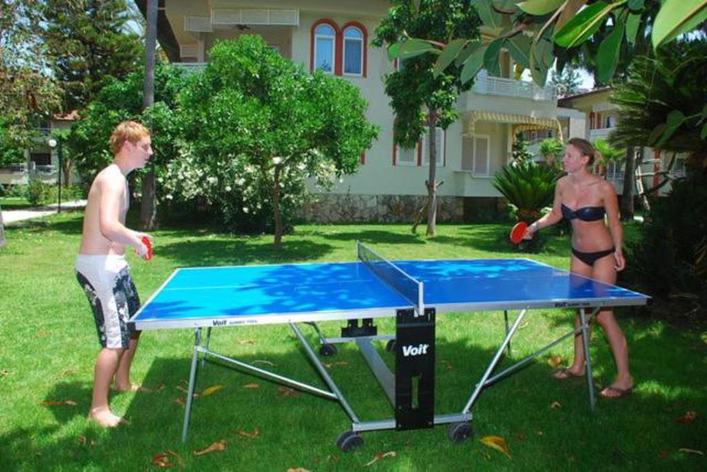 Stolní tenis v ubytování Sırma Hotel nebo okolí