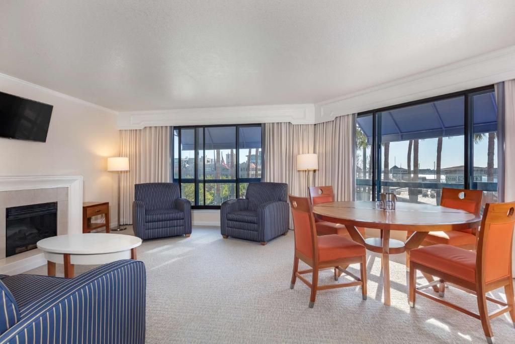 Waterfront Hotel, part of JdV by Hyatt - Jack London Suite
