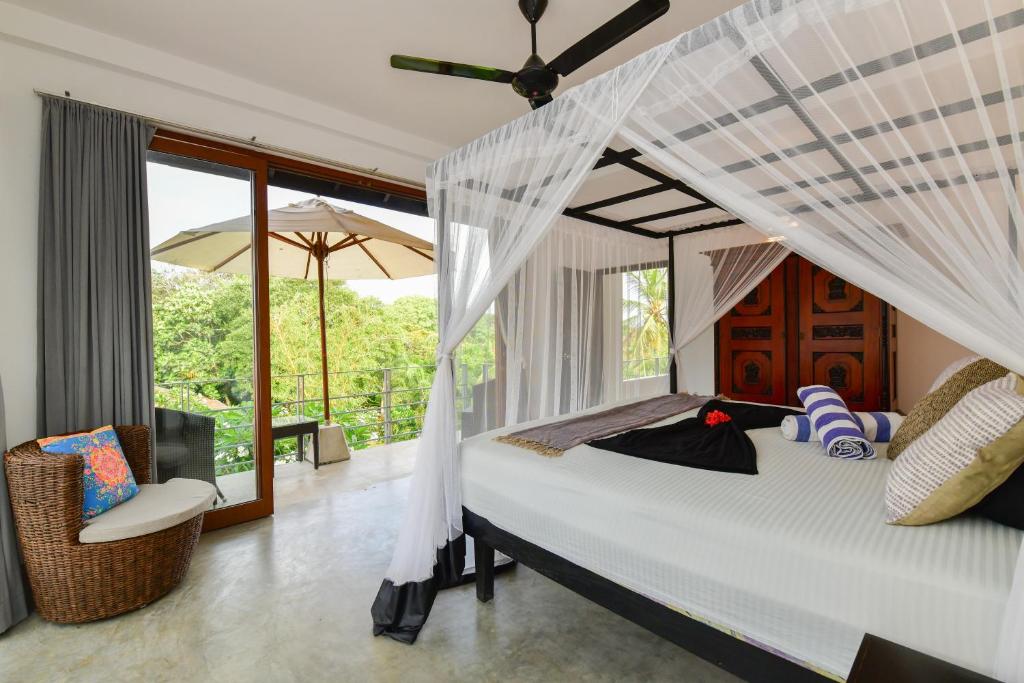 TROPICAL HOUSE - Jungleside Villa - Sala De Reina Con Vista Al Jardín